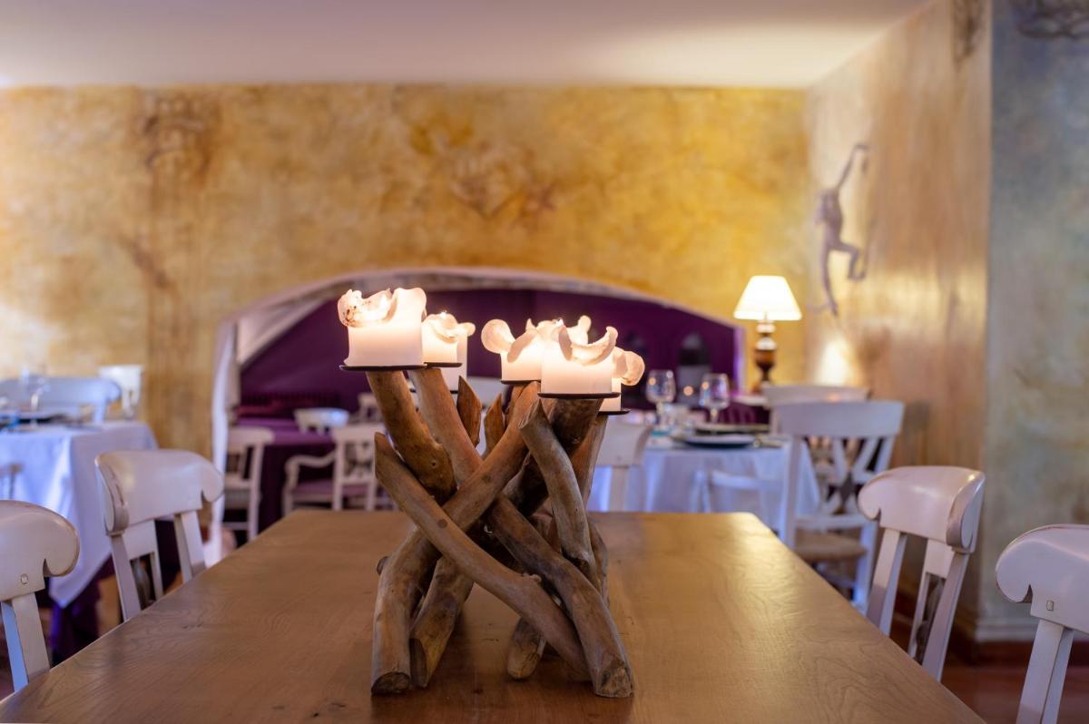 Chateau des Ducs de Joyeuse, BW Signature Collection