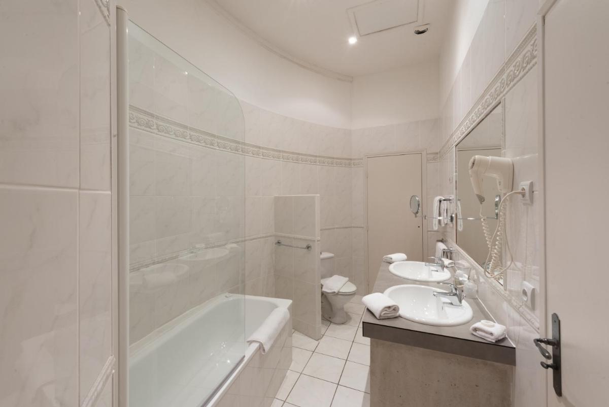 Chateau des Ducs de Joyeuse, BW Signature Collection