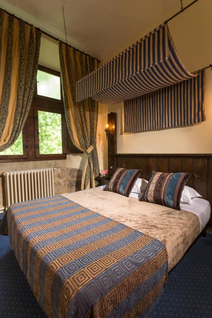 Chateau des Ducs de Joyeuse, BW Signature Collection