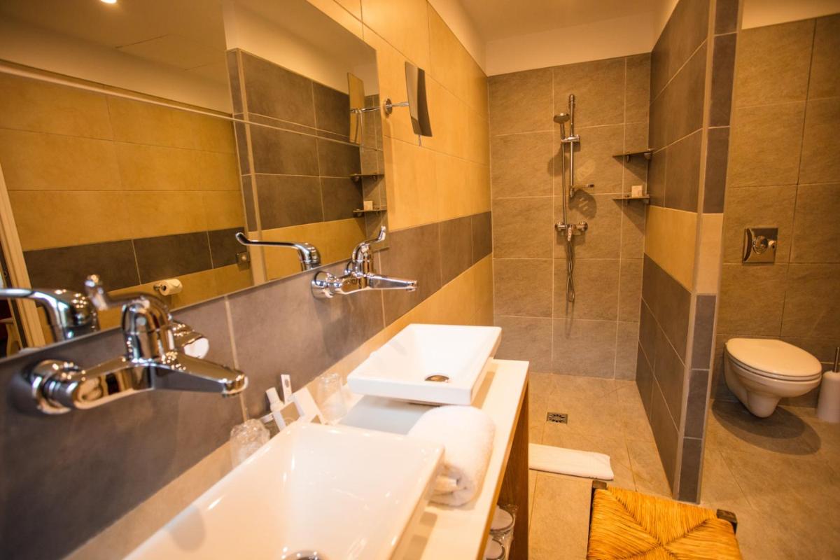 Chateau des Ducs de Joyeuse, BW Signature Collection