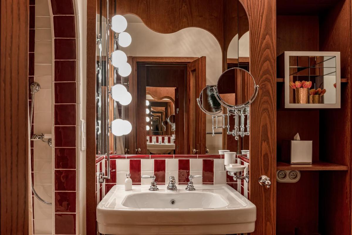 Château des Fleurs Hôtel & Spa Paris