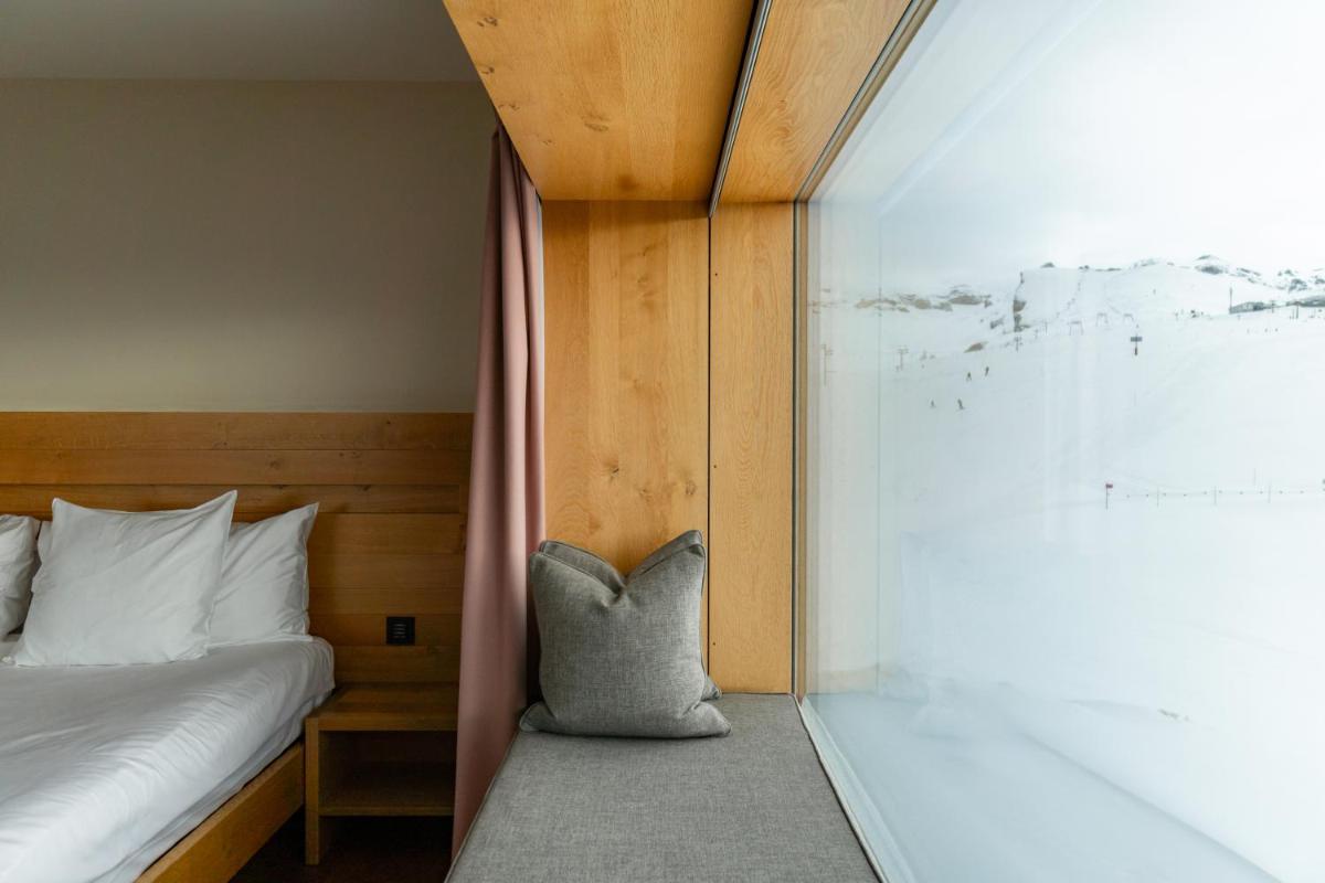Chetzeron Mountain Hotel