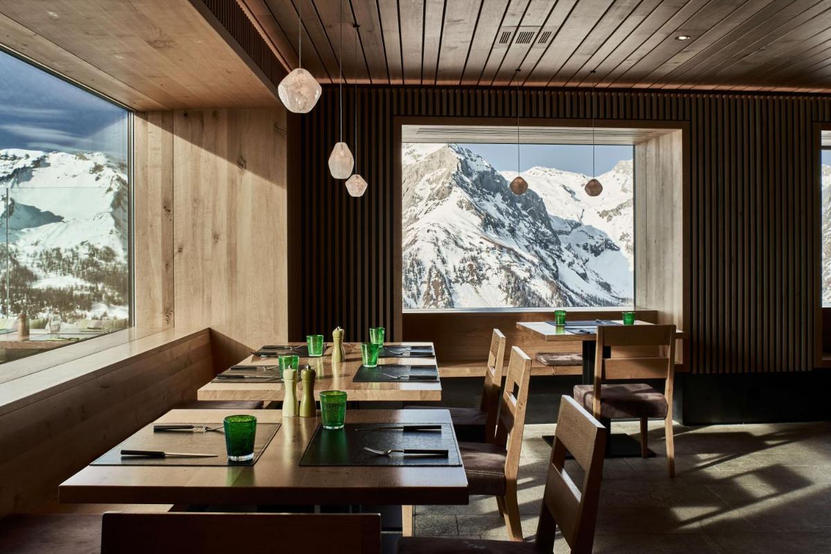 Chetzeron Mountain Hotel