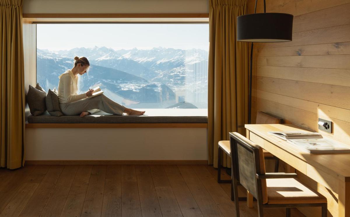 Chetzeron Mountain Hotel