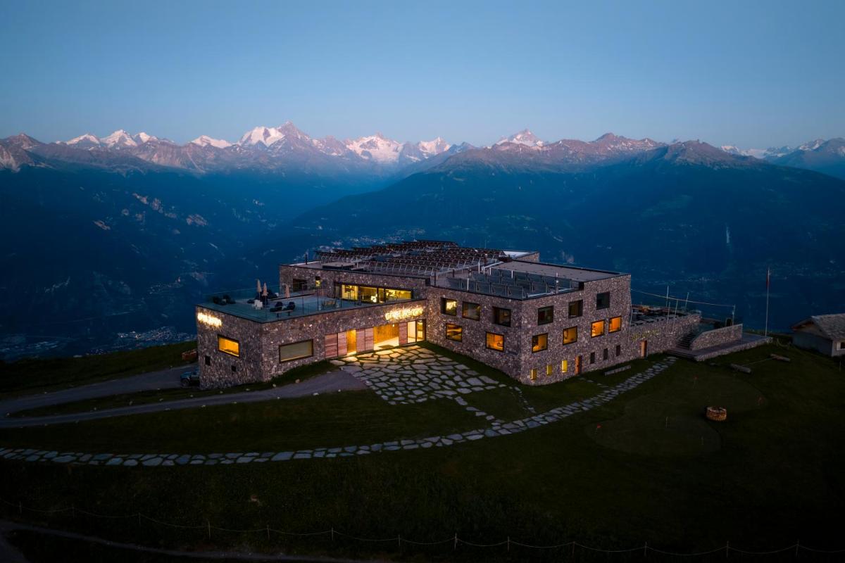 Chetzeron Mountain Hotel