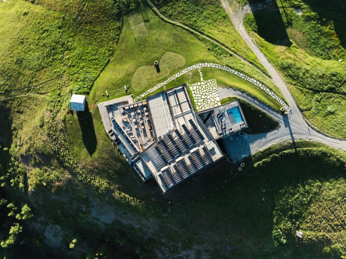 Chetzeron Mountain Hotel