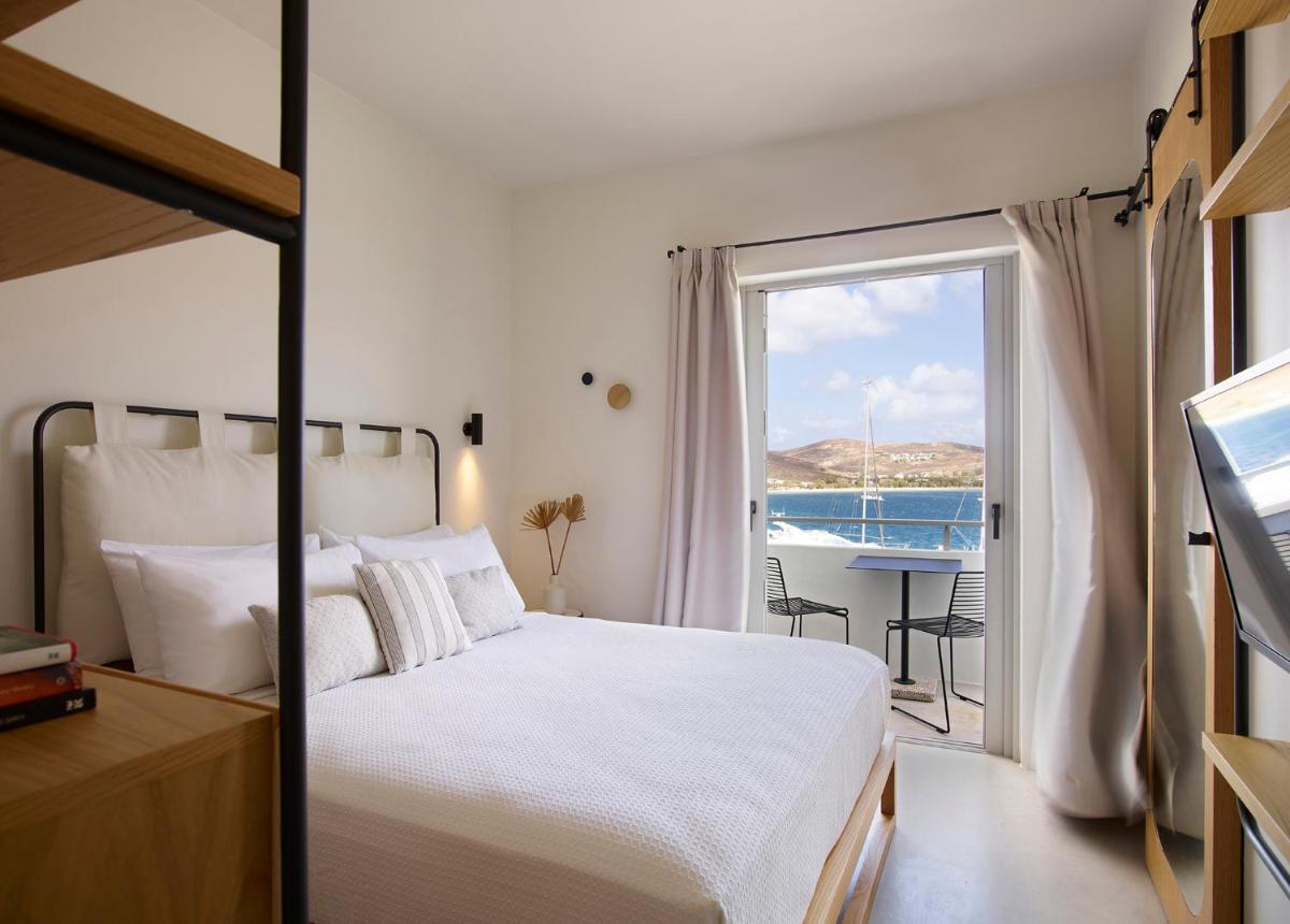 Chill & Co. Serifos
