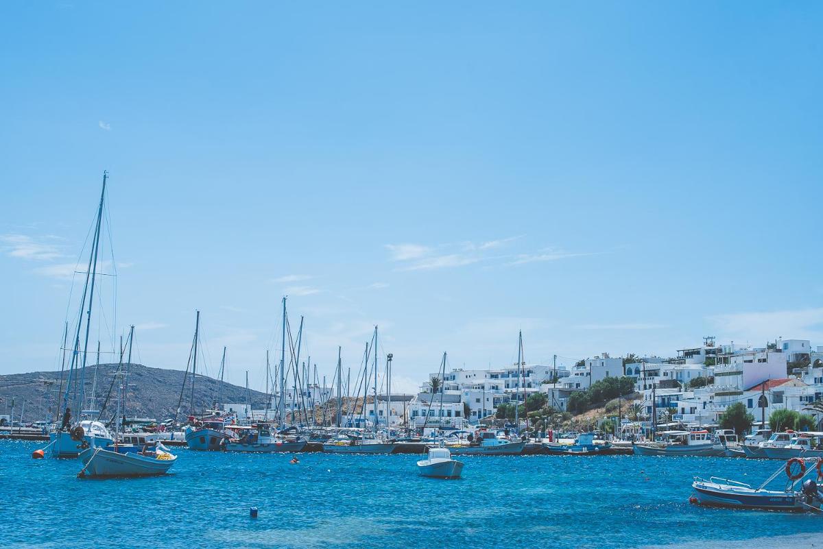 Chill & Co. Serifos