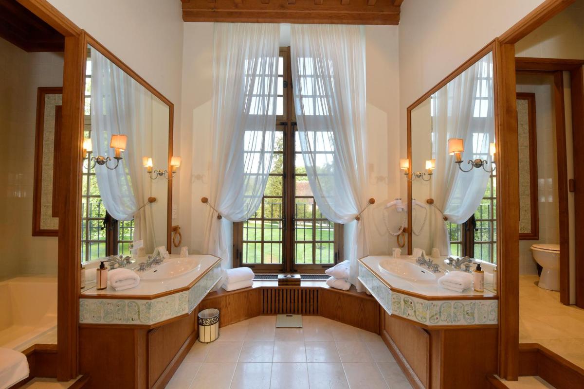 Château de Vault de Lugny