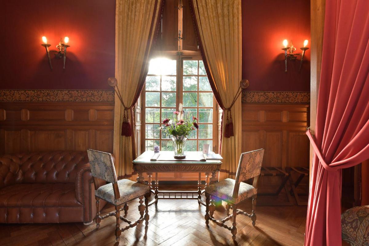 Château de Vault de Lugny