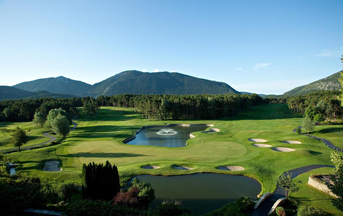Château et Golf De Taulane