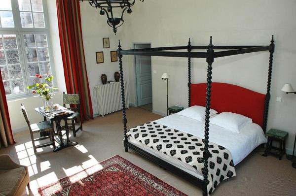 Château Royal de Saint Saturnin - Les Collectionneurs