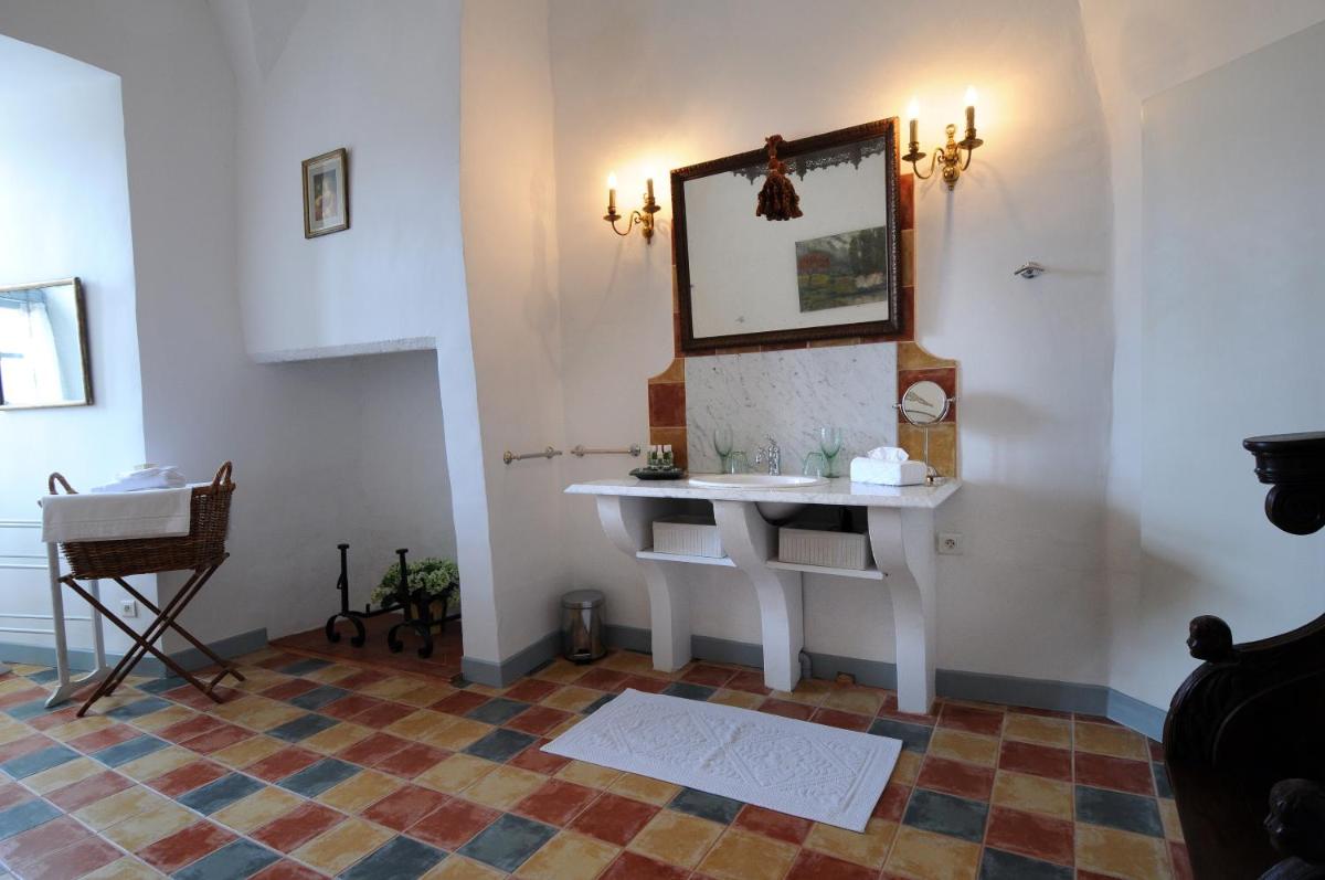 Château Royal de Saint Saturnin - Les Collectionneurs