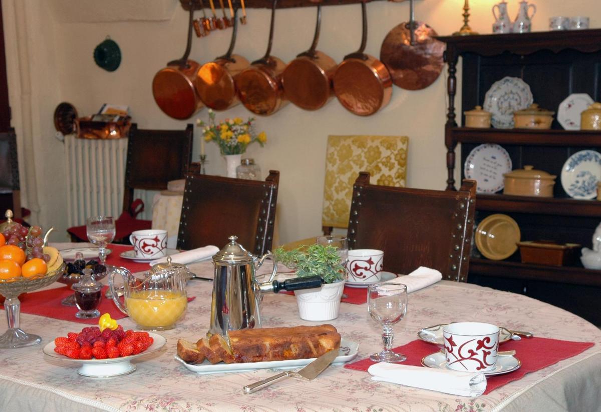 Château Royal de Saint Saturnin - Les Collectionneurs