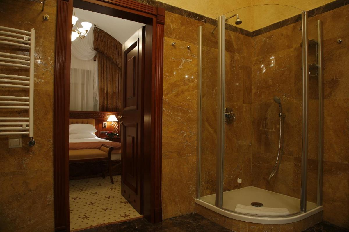 Citadel - Gastro Boutique Hotel- Готель Цитадель Львів