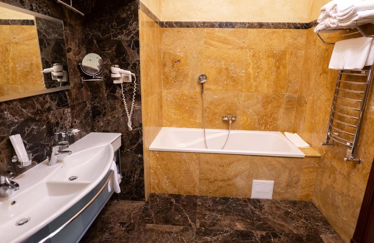 Citadel - Gastro Boutique Hotel- Готель Цитадель Львів