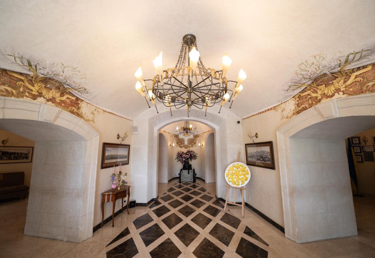 Citadel - Gastro Boutique Hotel- Готель Цитадель Львів