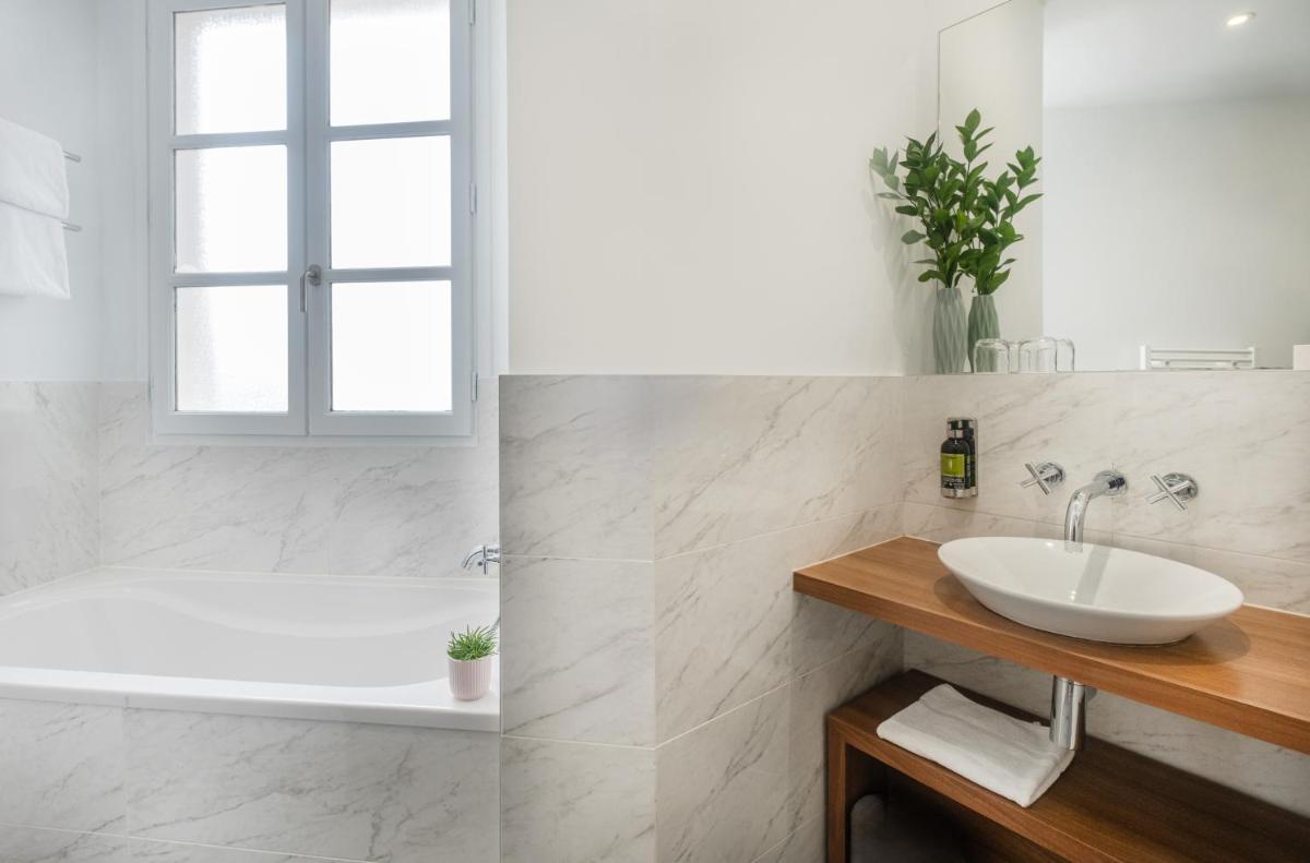 Château Belmont Tours by The Crest Collection