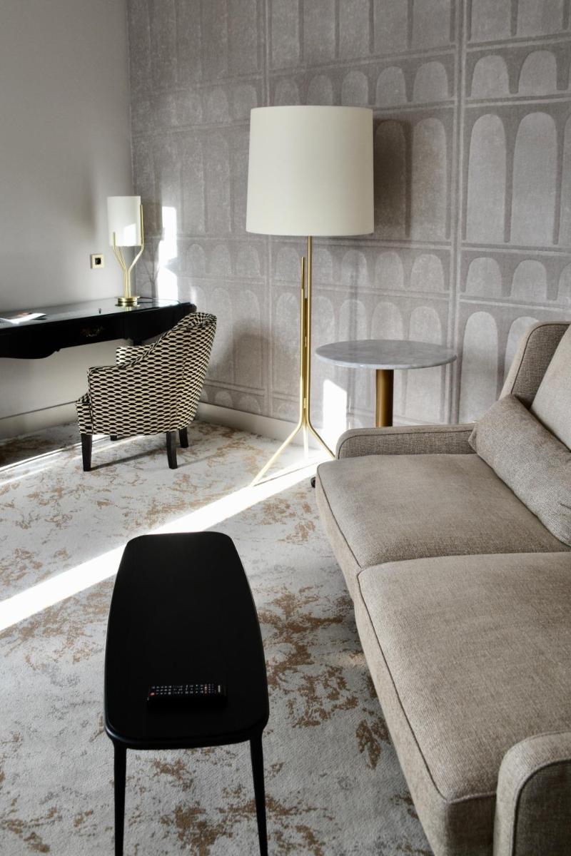 Château Belmont Tours by The Crest Collection