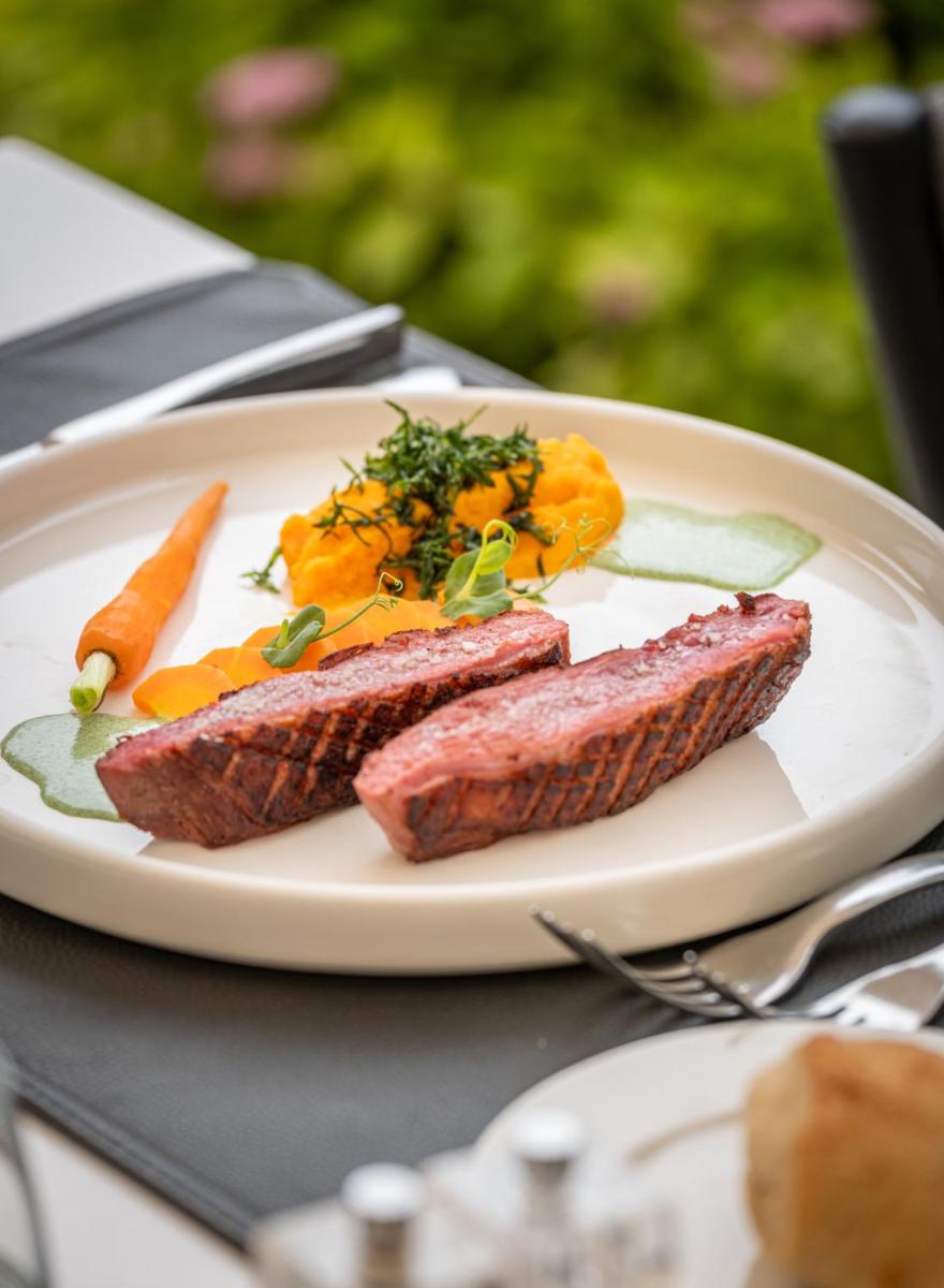 Château Belmont Tours by The Crest Collection