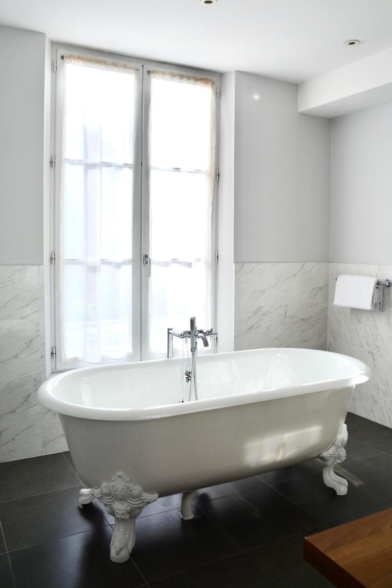 Château Belmont Tours by The Crest Collection