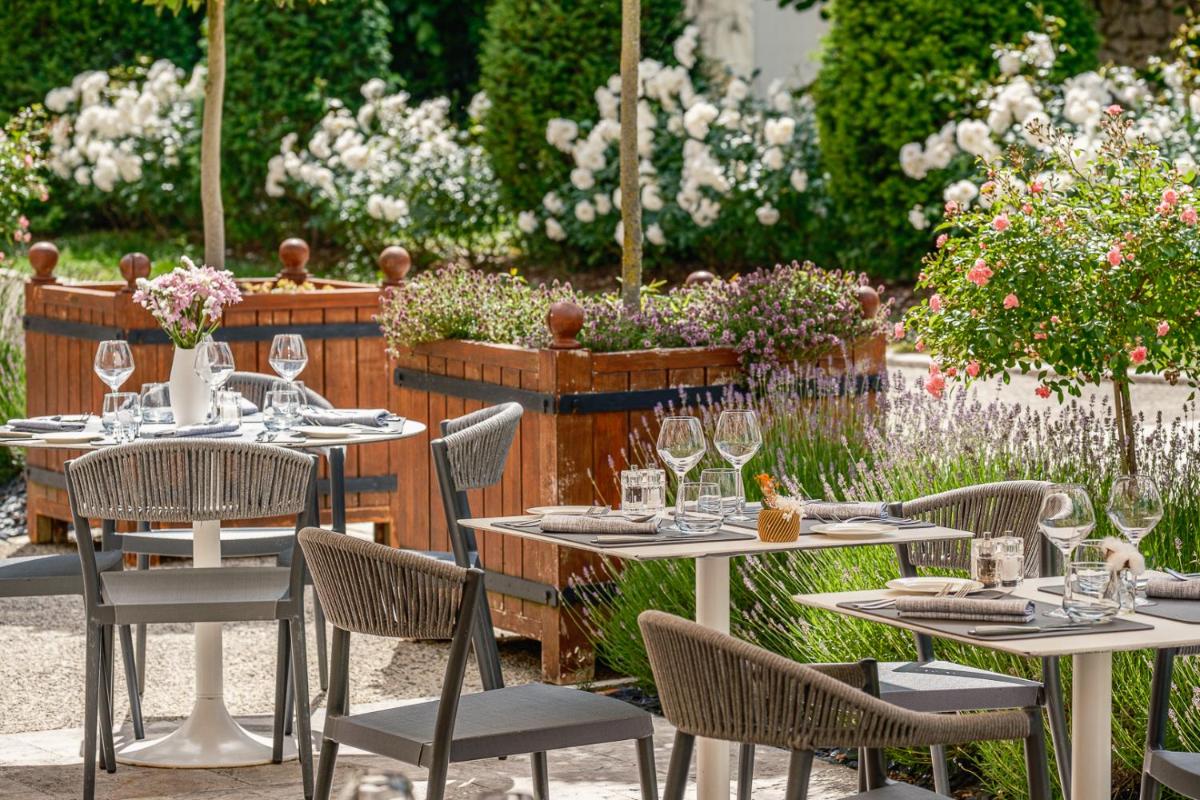 Château Belmont Tours by The Crest Collection