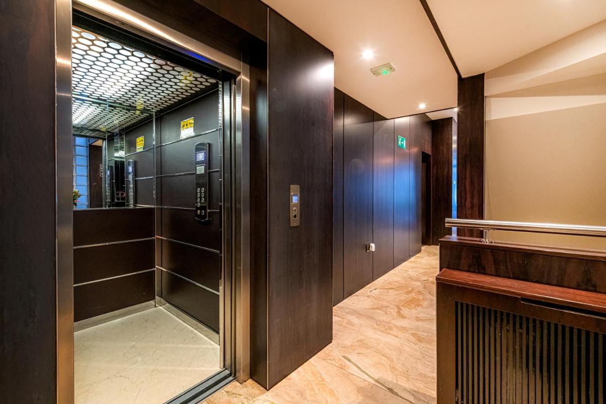 Claverley Court Apartments Knightsbridge