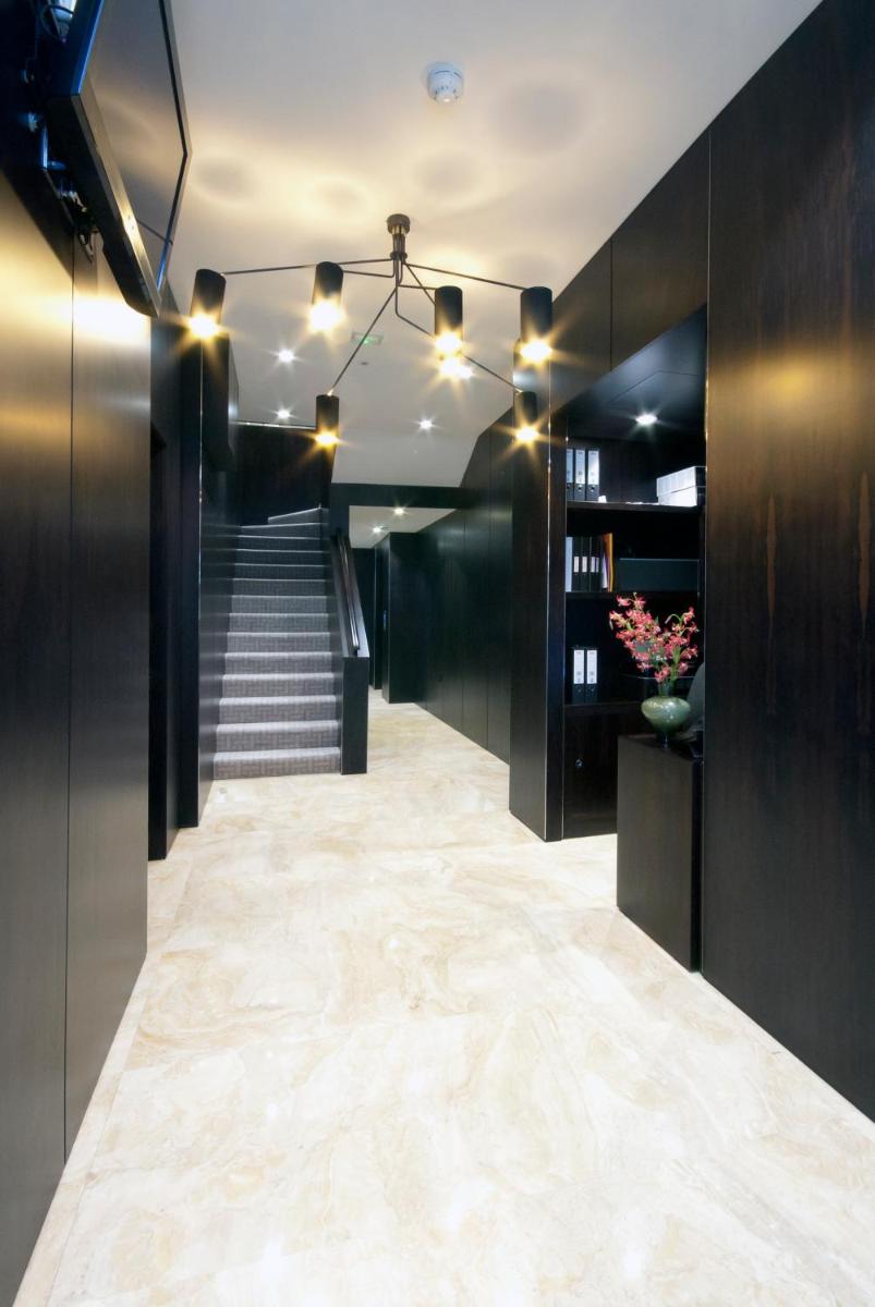 Claverley Court Apartments Knightsbridge
