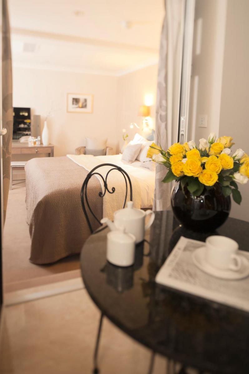 Claverley Court Apartments Knightsbridge
