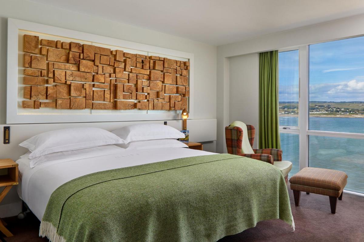 Cliff House Hotel
