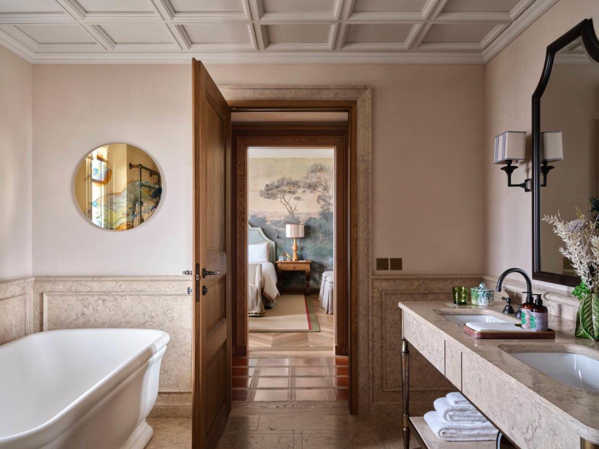 Collegio alla Querce, Auberge Collection