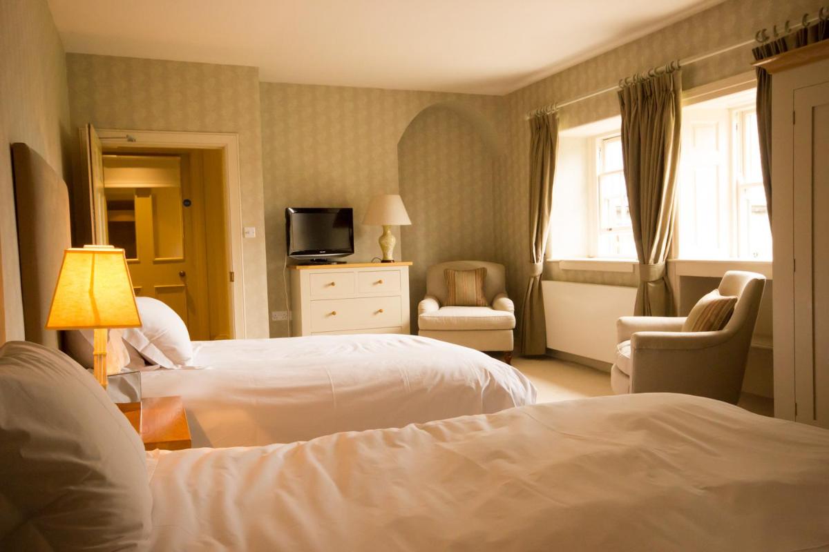 Collingwood Arms Hotel