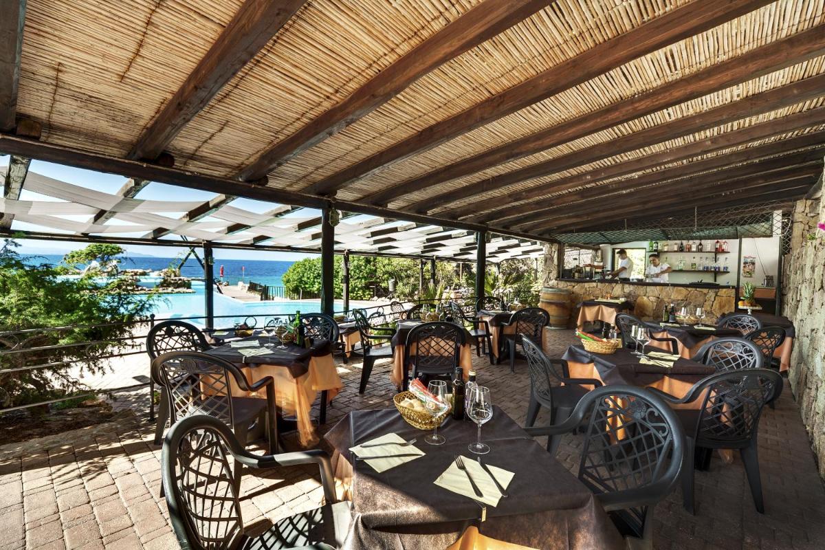 COLONNA GRAND HOTEL CAPO TESTA, a Colonna Luxury Beach Hotel, Santa Teresa Sardegna