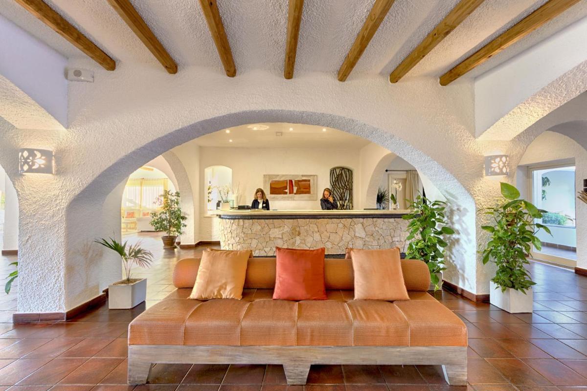 COLONNA GRAND HOTEL CAPO TESTA, a Colonna Luxury Beach Hotel, Santa Teresa Sardegna
