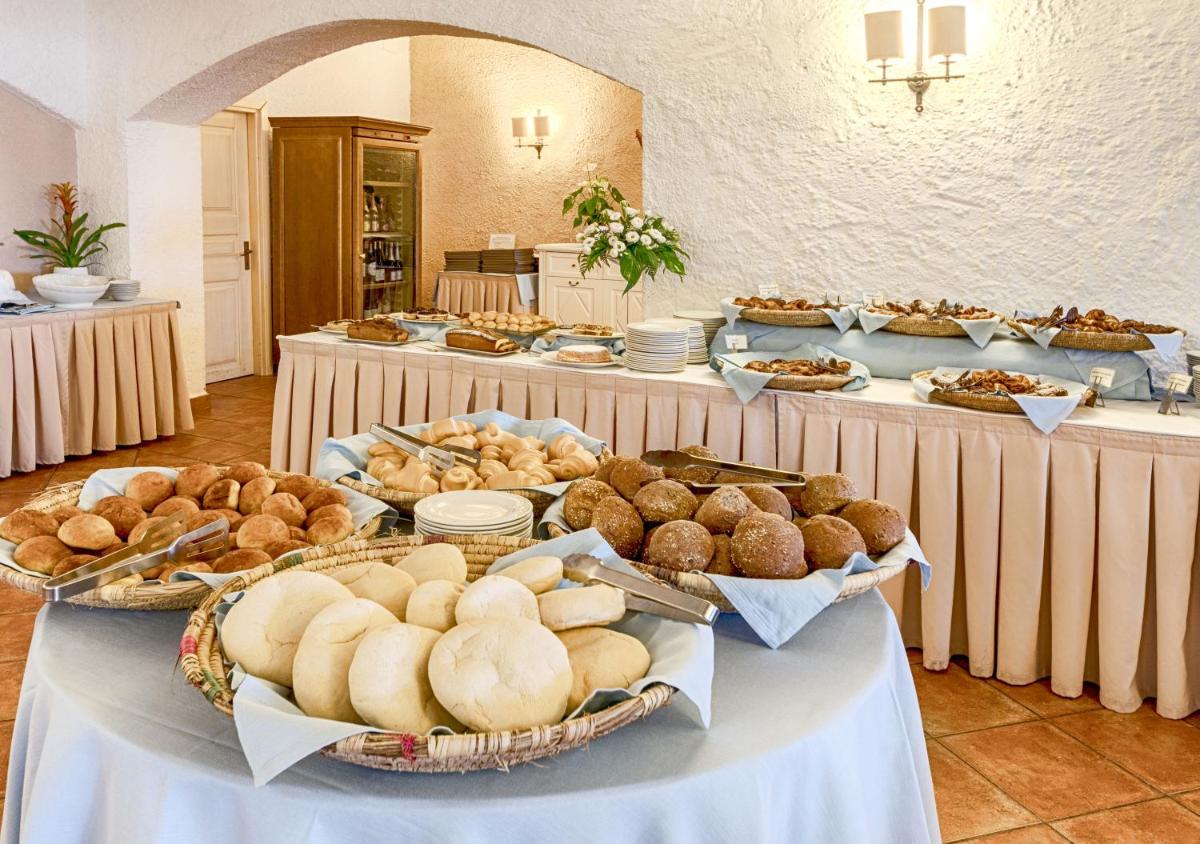 COLONNA GRAND HOTEL CAPO TESTA, a Colonna Luxury Beach Hotel, Santa Teresa Sardegna