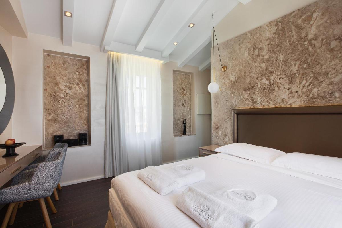 Consolato Boutique