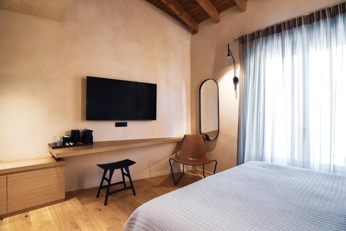 Consolato Boutique