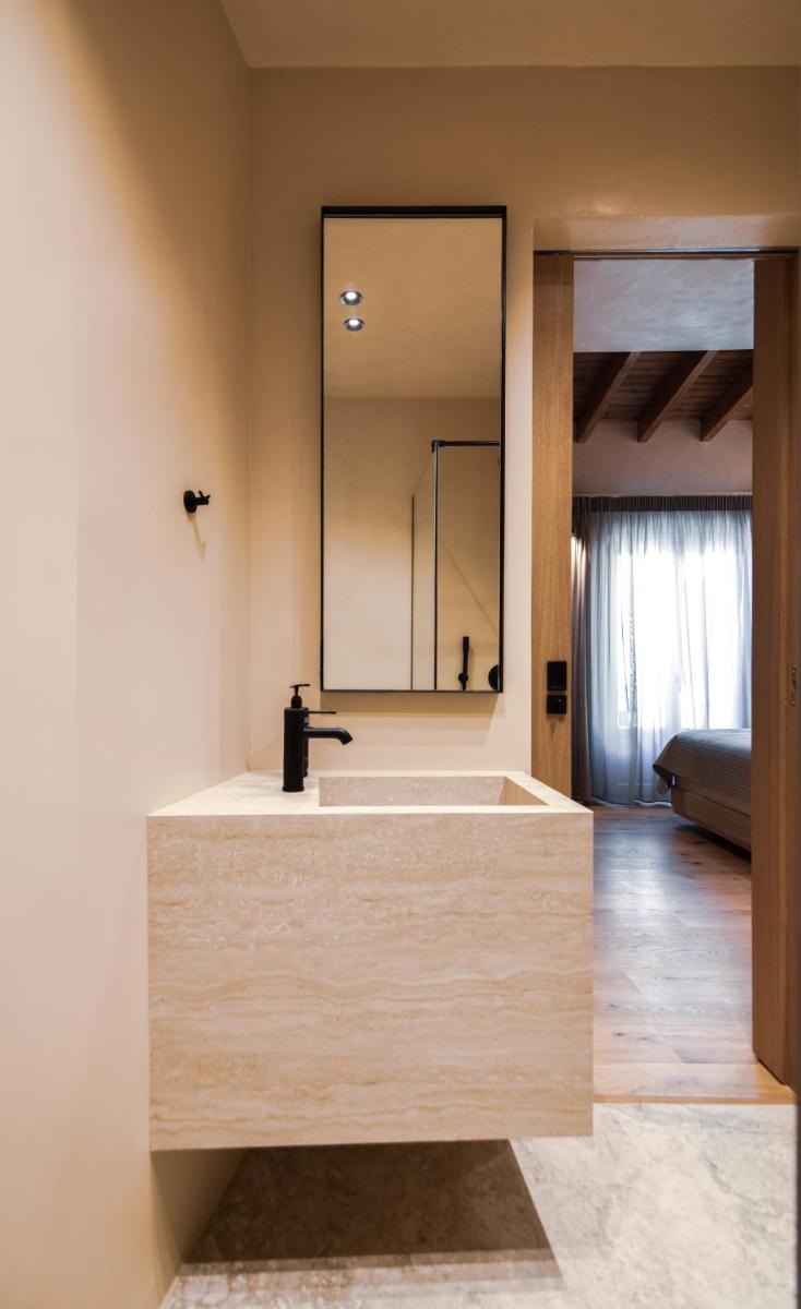 Consolato Boutique
