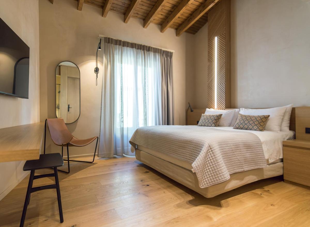 Consolato Boutique