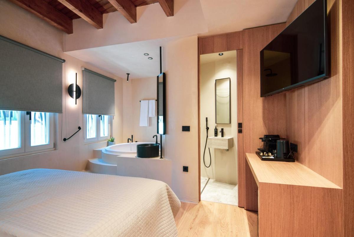 Consolato Boutique