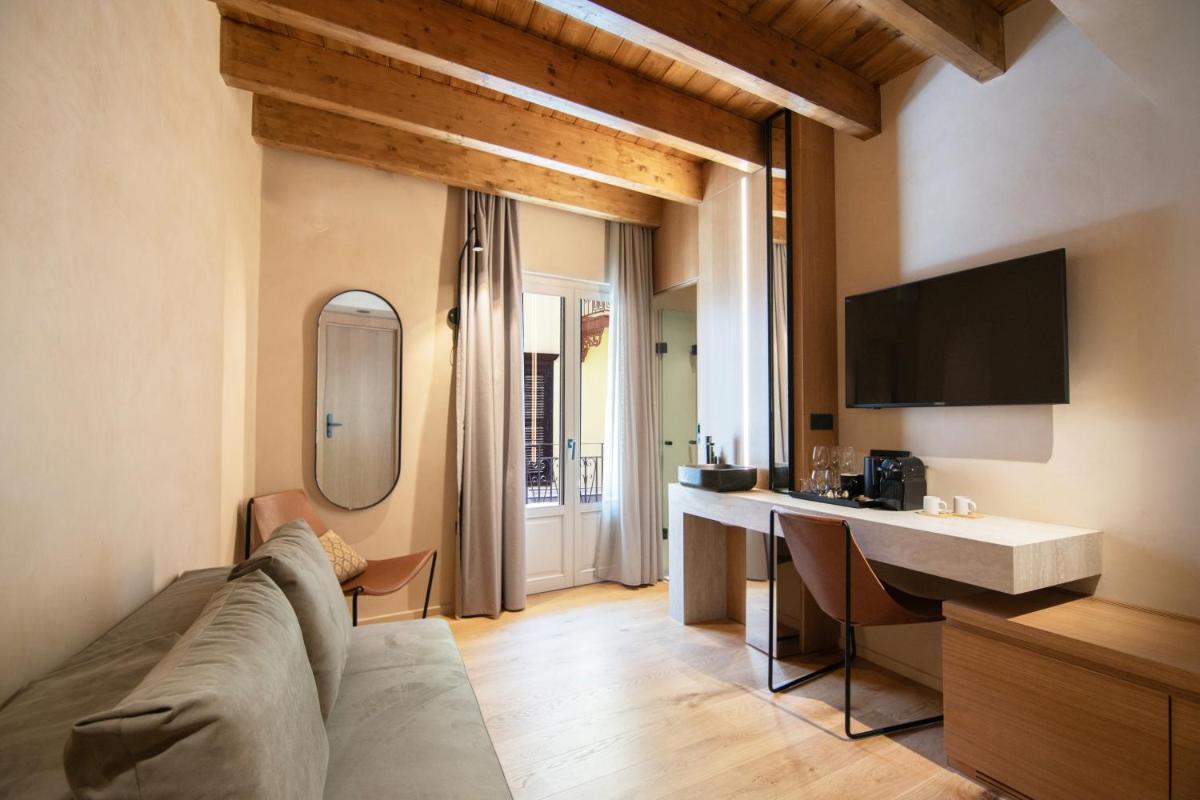Consolato Boutique