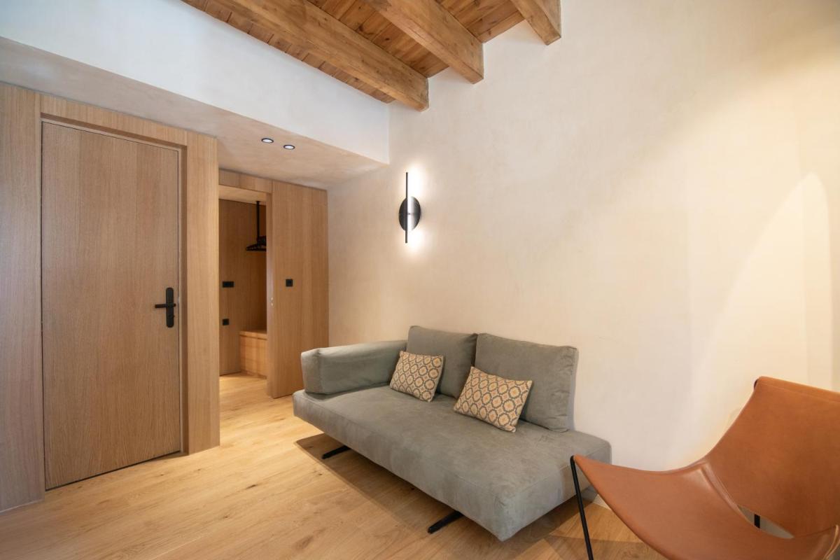Consolato Boutique