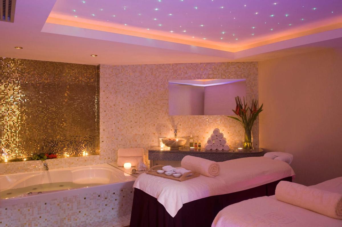 Constantinou Bros Asimina Suites Hotel