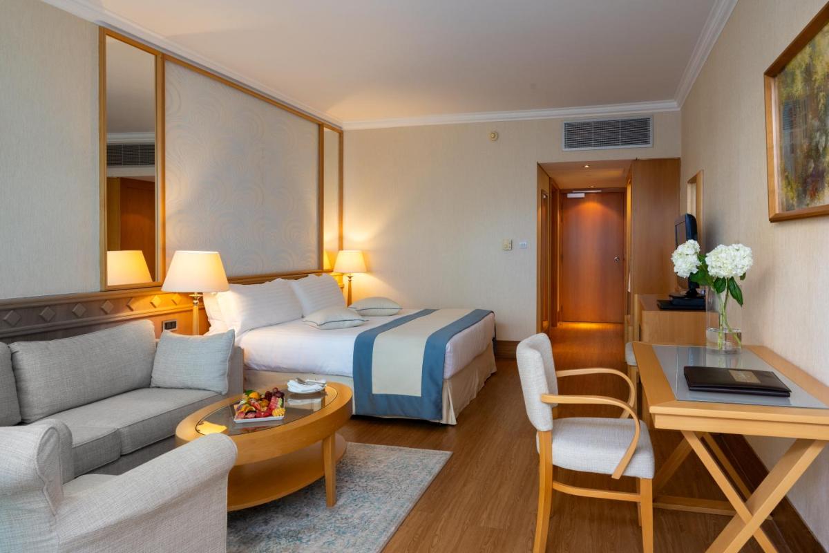 Constantinou Bros Asimina Suites Hotel
