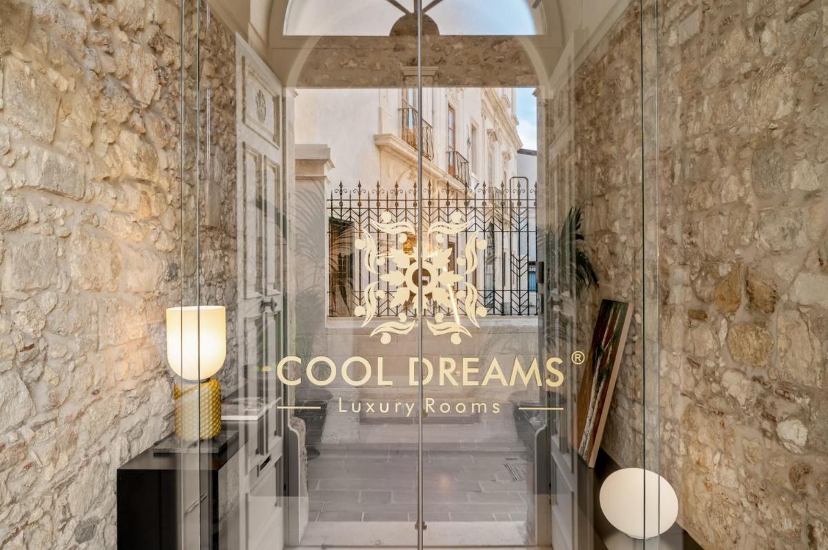COOL DREAMS Luxury Rooms