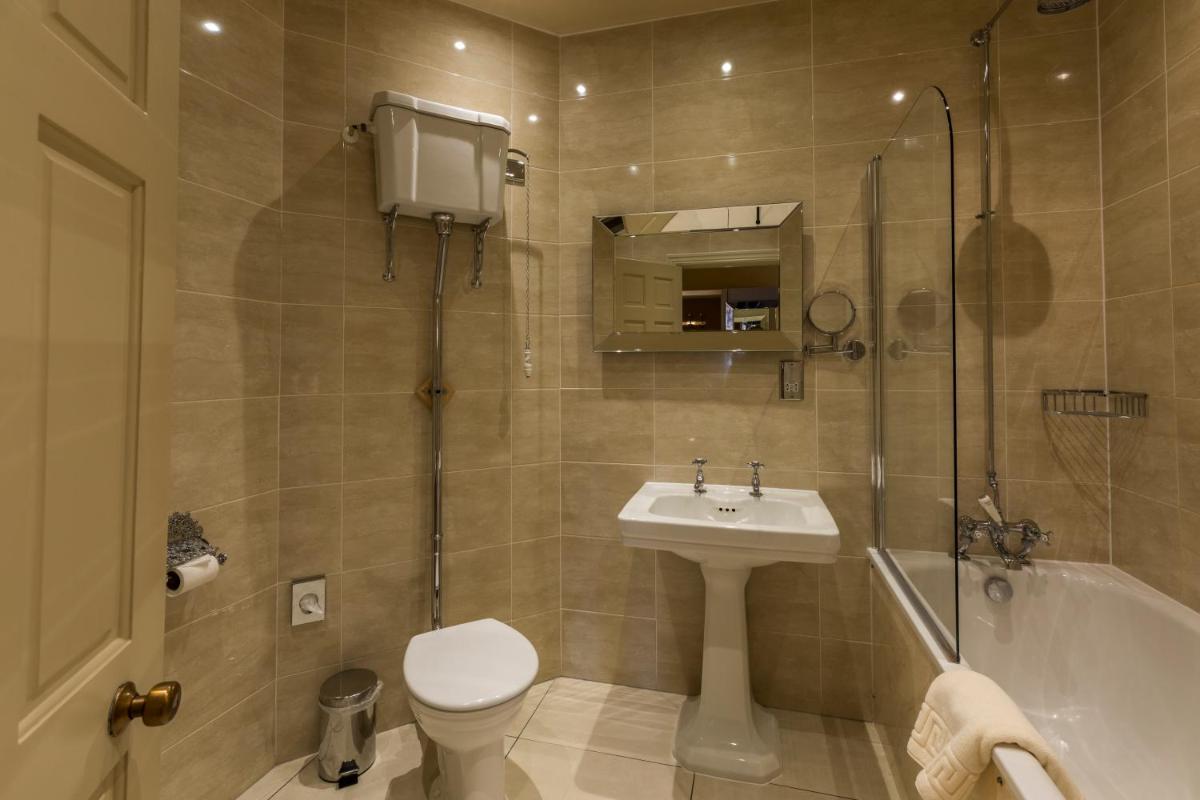 Coombe Abbey Hotel