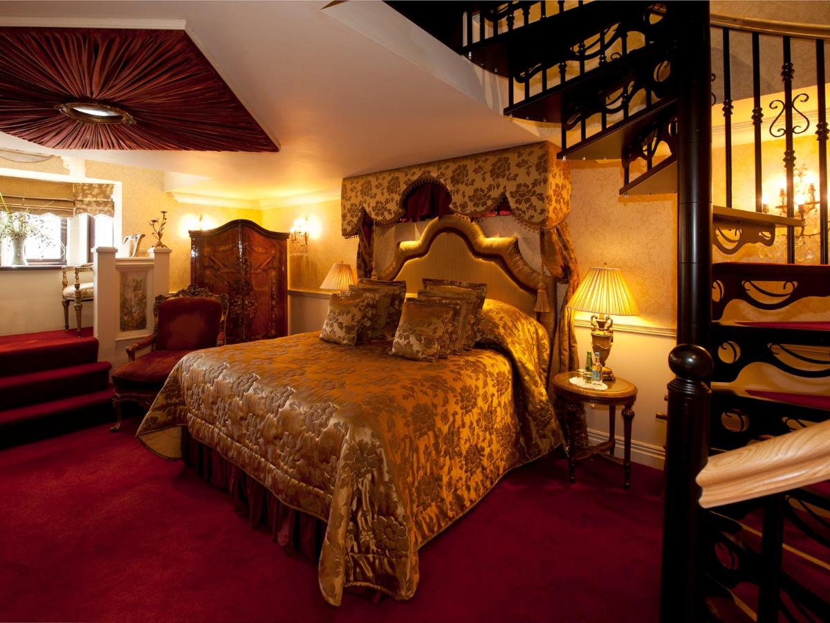Coombe Abbey Hotel