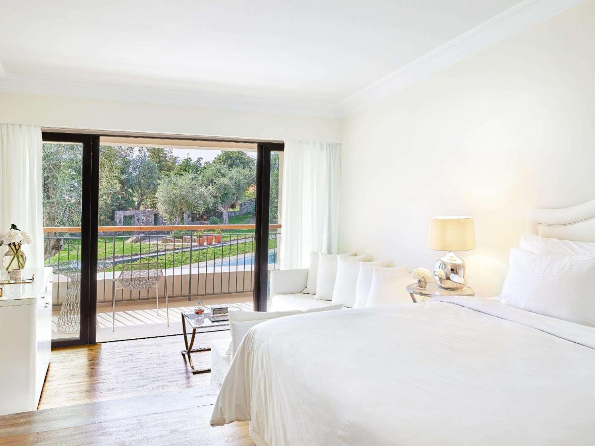 Corfu Imperial, A Resort to Live