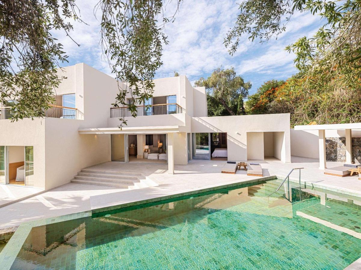 Corfu Imperial, A Resort to Live