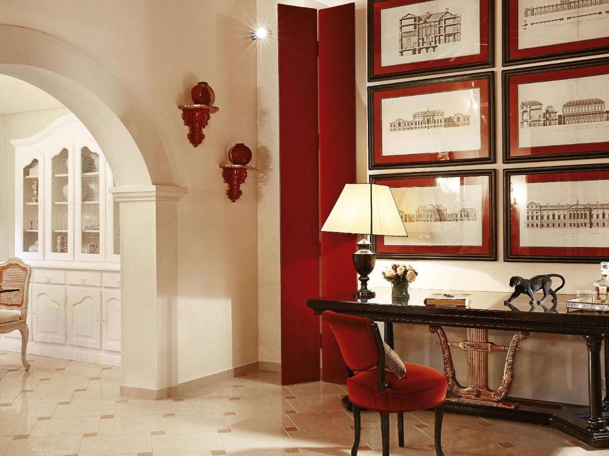 Corfu Imperial, A Resort to Live